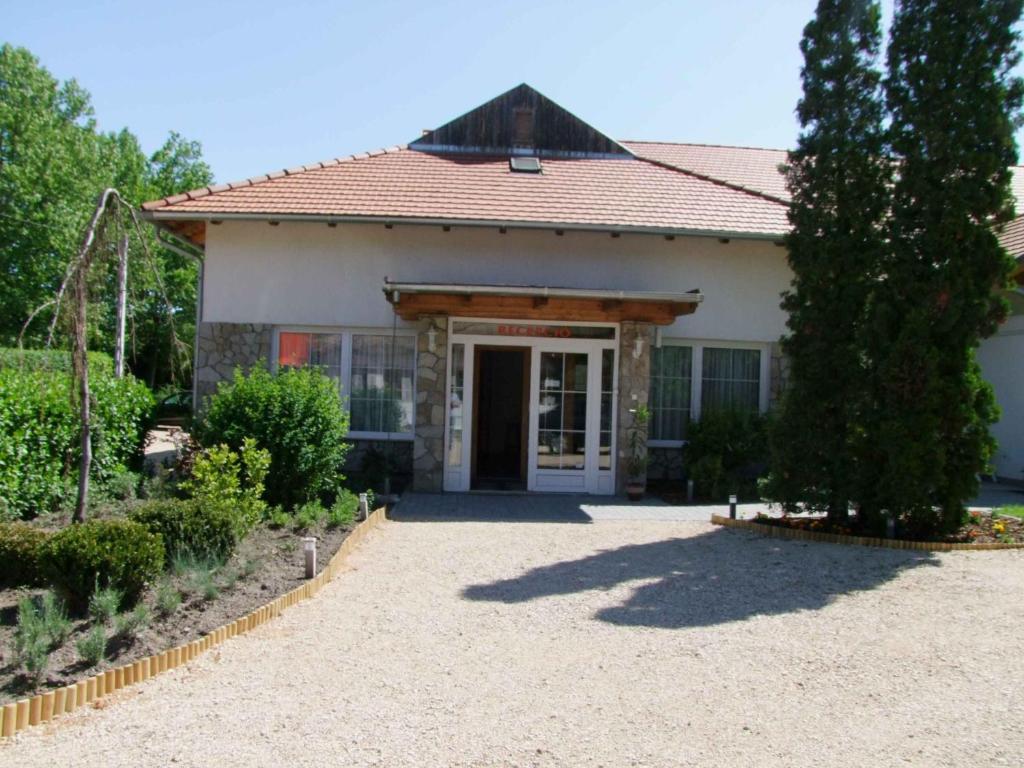 Hotel Platán Zamárdi Exterior foto